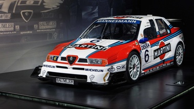 Museo Alfa Romeo - 155 DTM Martini 3/4 avant gauche