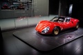 Museo Alfa Romeo - 33 Stradale rouge 3/4 avant gauche