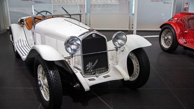 Museo Alfa Romeo - 6C 1750 Gran Sport blanc 3/4 avant droit