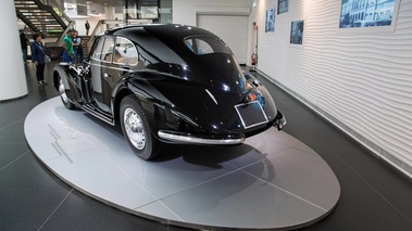 Museo Alfa Romeo - 6C 2500 Sport noir 3/4 arrière gauche