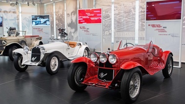 Museo Alfa Romeo - 8C 2300 Corto Mille Miglia rouge 3/4 avant gauche