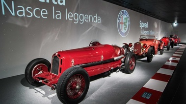 Museo Alfa Romeo - 8C 2300 Monza bordeaux 3/4 avant gauche