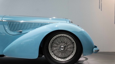 Museo Alfa Romeo - 8C 2900B Lungo bleu jante