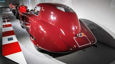 Museo Alfa Romeo - 8C 2900B Speciale Le Mans bordeaux 3/4 arrière gauche