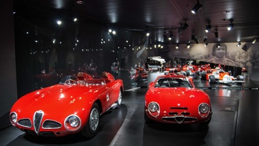 Museo Alfa Romeo - TZ2 rouge face avant