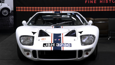 Rétromobile 2012 - Ford GT40 blanc face avant 2