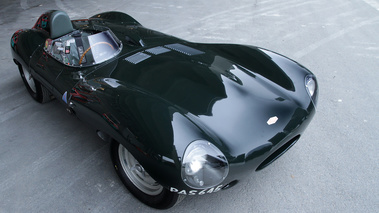 Rétromobile 2012 - Jaguar Type D vert 3/4 avant droit