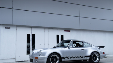 Vente Artcurial - Porsche 911 Carrera 3.0 RSR gris 3/4 avant gauche