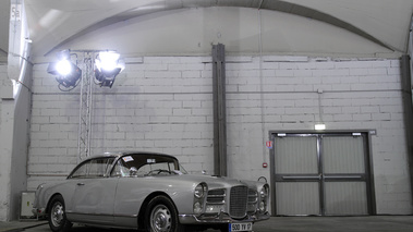 Vente Bonhams - Facel Vega gris 3/4 avant droit