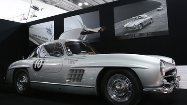 Rétromobile 2013 - Mercedes 300 SL gris 3/4 avant droit porte ouverte