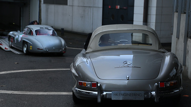 Rétromobile 2013 - Mercedes 300 SL Roadster gris face arrière