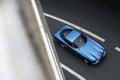 Rétromobile 2016 - Lamborghini 350 GT bleu 3/4 avant droit vue de haut
