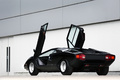 Rétromobile 2016 - Lamborghini Countach LP400 noir 3/4 arrière gauche