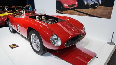 ArtCurial - Paris 2017 - Ferrari 166 Spyder Corsa rouge 3/4 avant droit