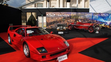 RM Auctions - Paris 2017 - Ferrari F40 rouge 3/4 avant droit