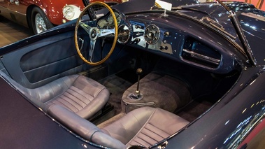 Rétromobile 2017 - Aston Martin DB2/4 Bertone Spider bleu intérieur