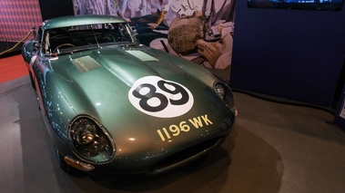 Rétromobile 2017 - Jaguar Type E Lightweight vert face avant