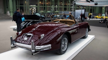 Bonhams - Paris 2018 - Jaguar XK150 bordeaux 3/4 arrière droit