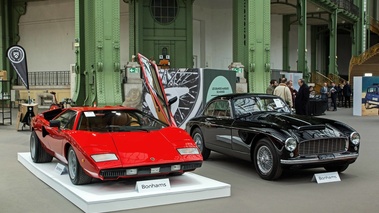 Bonhams - Paris 2018 - Lamborghini Countach LP400 rouge 3/4 avant droit porte ouverte