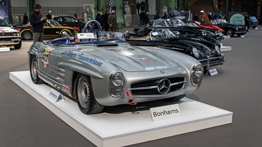 Bonhams - Paris 2018 - Mercedes 300 SL Raodster gris 3/4 avant droit