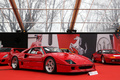 RM Auctions - Paris 2018 - Ferrari F40 rouge 3/4 avant droit