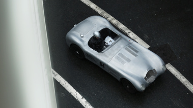 Rétromobile 2018 - Bentley gris 3/4 avant droit vue de haut