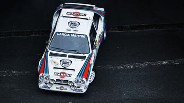 Rétromobile 2018 - Lancia Delta Gr. IV Martini 3/4 avant gauche vue de haut