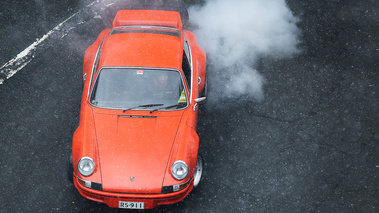 Rétromobile 2018 - Porsche 911 Carrera 2.7 RS orange face avant vue de haut