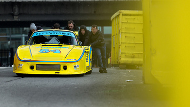 Rétromobile 2018 - Porsche 935 jaune face avant