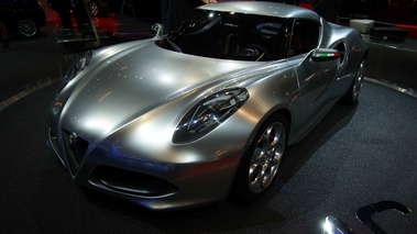 Salon de Francfort IAA 2011 - Alfa Romeo 4C alu 3/4 avant gauche