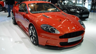 Salon de Francfort IAA 2011 - Aston Martin DBS Carbon Edition orange 3/4 avant droit