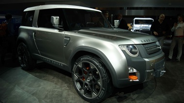 Salon de Francfort IAA 2011 - Land Rover Defender Concept 3/4 avant droit