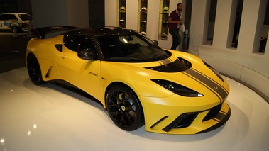 Salon de Francfort IAA 2011 - Lotus Evora GTE jaune/noir 3/4 avant droit