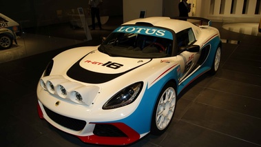 Salon de Francfort IAA 2011 - Lotus Exige R-GT blanc/bleu 3/4 avant gauche