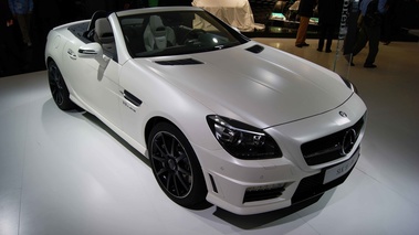 Salon de Francfort IAA 2011 - Mercedes SLK 55 AMG blanc mate 3/4 avant droit