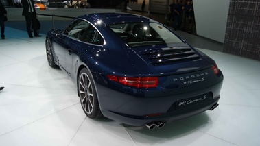 Salon de Francfort IAA 2011 - Porsche 991 Carrera S bleu 3/4 arrière gauche