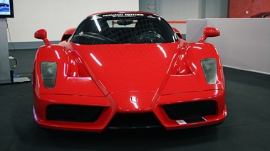 Ferrari Enzo rouge face avant