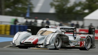 24 heures du Mans 2013 Audi numéro 2 3/4 avant