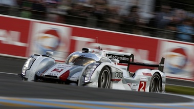 24h du Mans 2012 Audi e-tron 3/4 avant