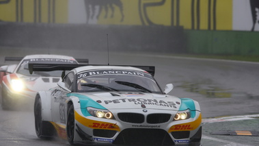 BMW Z4 GT3 gris 3/4 avant droit