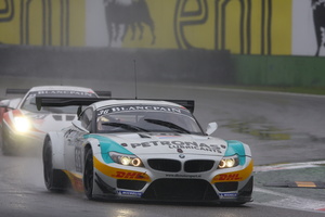 BMW Z4 GT3 gris vue de 3/4 avant droit