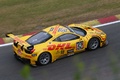 Ferrari 458 GT3 jaune 3/4 arrière droit filé vue de haut