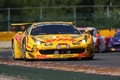 Ferrari 458 GT3 jaune 3/4 avant droit