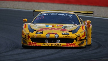 Ferrari 458 GT3 jaune face avant 4