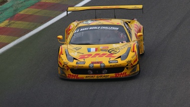 Ferrari 458 GT3 jaune face avant vue de haut