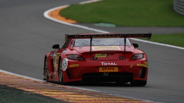 Mercedes SLS AMG GT3 rouge 3/4 arrière gauche