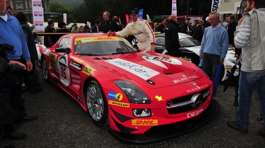 Mercedes SLS AMG GT3 rouge 3/4 avant droit 2