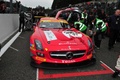 Mercedes SLS AMG GT3 rouge face avant porte ouverte