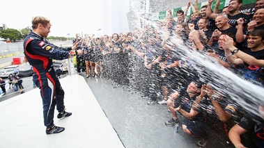 F1 GP Brésil 2012 Red Bull Vettel podium champagne