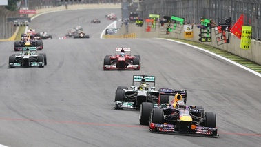 F1 GP Brésil 2013 Red Bull Vettel dépassement Rosberg